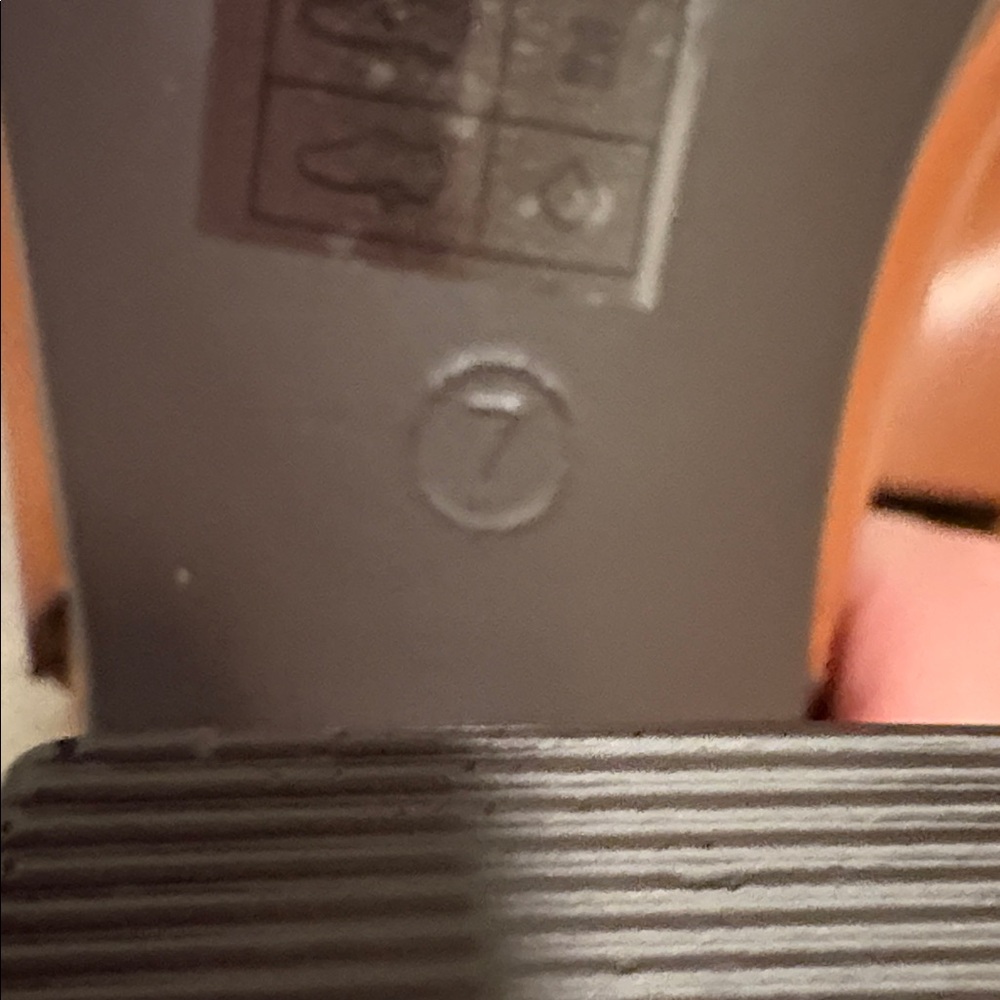 NWOT Pierre Dumas Morgen 7 Platform Sandals - Size 7 - Picture 8 of 11